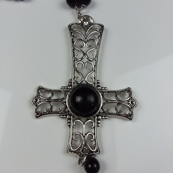 Inverted cross & pentacle beaded rosary - Picture 2 of 4